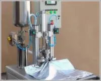 Полуавтоматический агрегат упаковки жидких и пастообразных продуктов в Бег-ин-Бокс TESSA AR-60