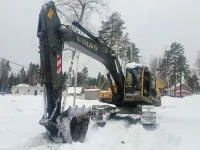 Volvo EC210B LC б/у экскаватор гусеничный 22 т