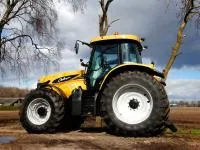 Трактор колесный Challenger MT565D / MT585D / MT595D